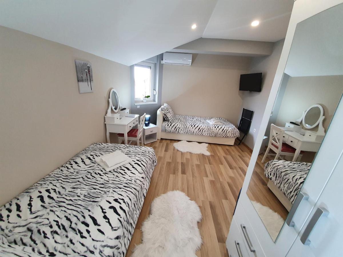 Apartman Bozur **** Satnica Dakovacka Exterior photo