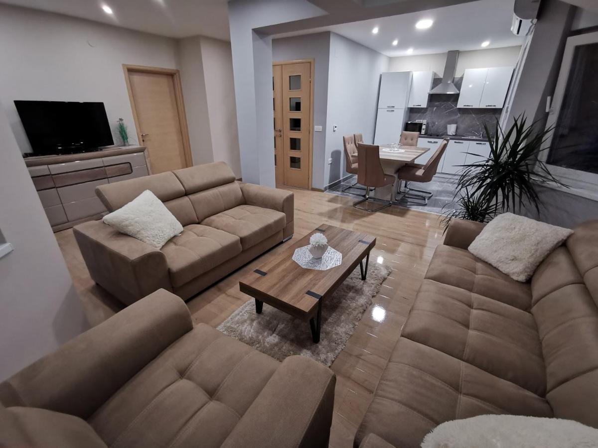 Apartman Bozur **** Satnica Dakovacka Exterior photo